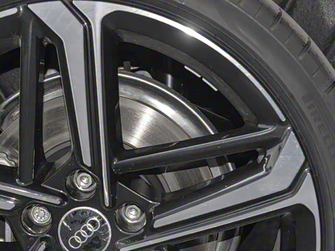 2025�� 200���������� 40 TFSI ����������