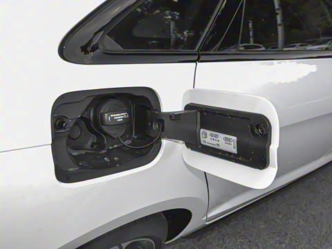 2025�� 200���������� 40 TFSI ����������