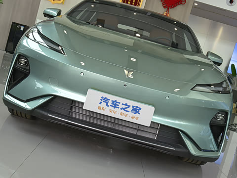 2025�� 300UltraǬ���Ǽ�ADS SE���̰�