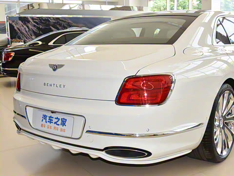 2026�� 4.0T V8 Mulliner