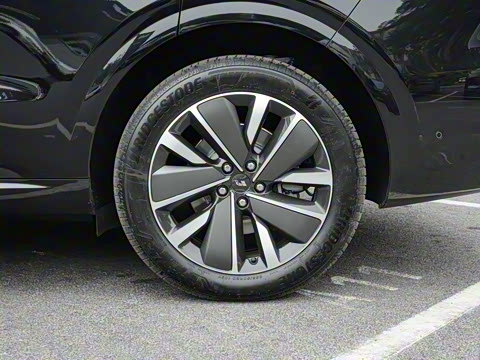 2025�� Pro ���ܻ��°�