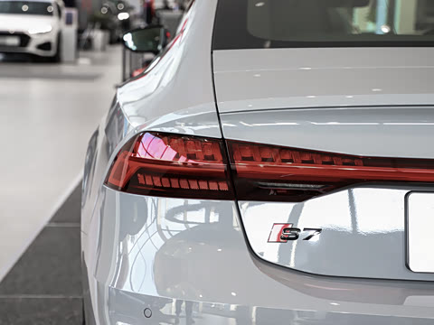 2024�� 2.9 TFSI quattro