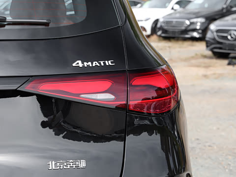 2025�� GLC 300 L 4MATIC ������ 5��