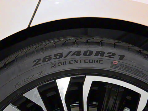 2025�� Ultra���̰�