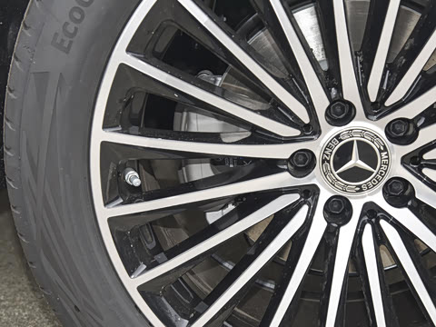 2025�� �Ŀ� GLC 300 4MATIC ����SUV