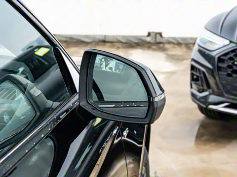 2025�� 40 TFSI ����������