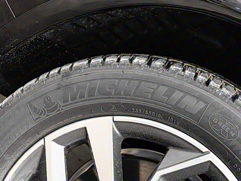 2025�� 40 TFSI ����������