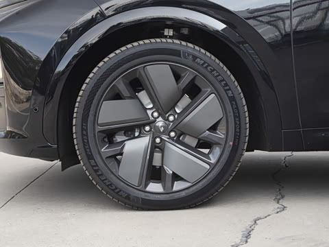 2025�� Ultra ���ܻ��°�