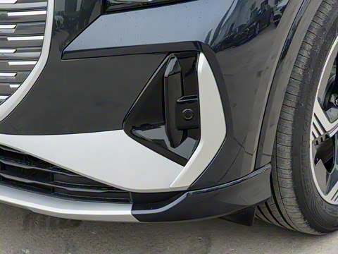 2024�� 40 e-tron ������