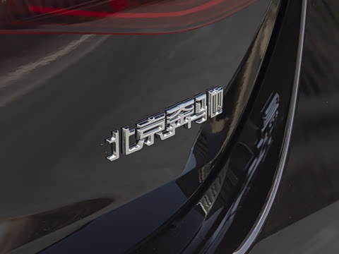 2025�� �Ŀ� E 300 L ������