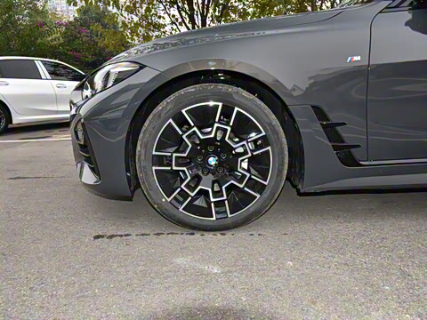 2024�� 430i Gran Coupe M�˶���ҹ��װ