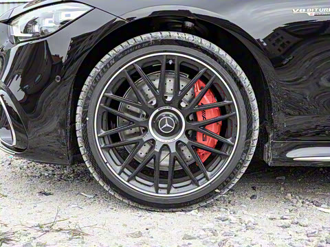 2025�� AMG S 63 L E Performance