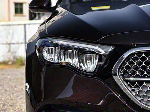 2025�� E 260 L �˶���