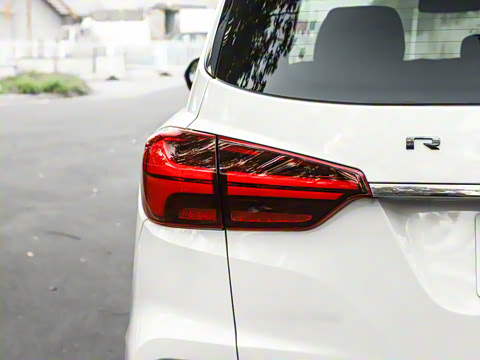 2025�� 2.2T  �����콢�� 5�� ����