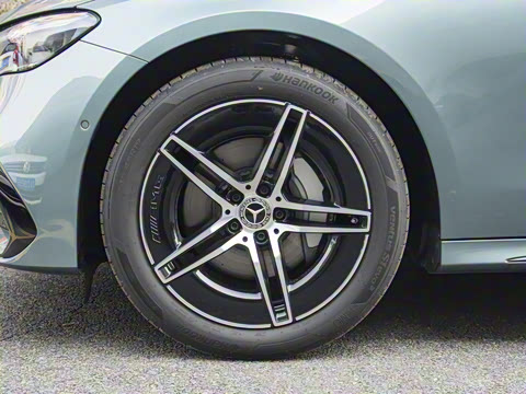 2025�� E 300 ʱ�����˶���