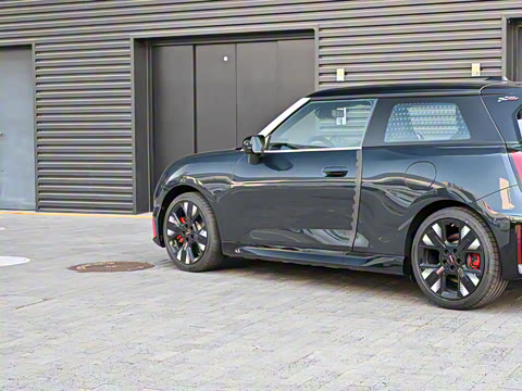 2025�� JOHN COOPER WORKS