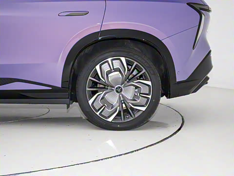 2025�� 680 Ultra������