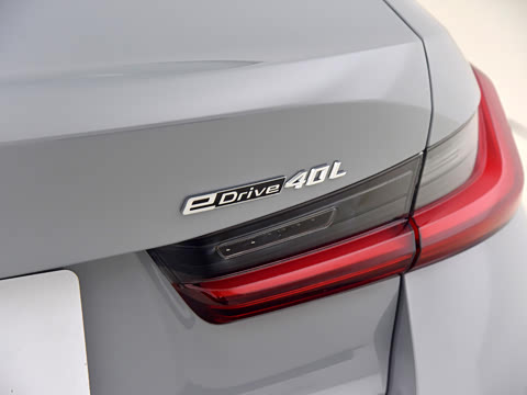 2025�� eDrive 40 L ��ҹ�˶���װ