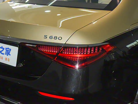 2025�� �Ŀ� S 680 4MATIC