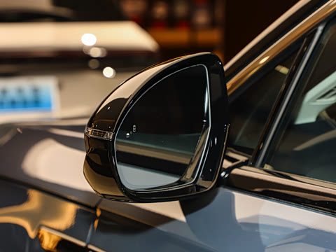 2025�� 2.0T �������