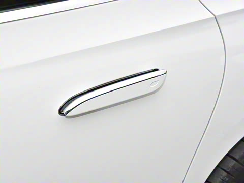 2024�� E 350 e L ���ʽ��϶����˶��γ�