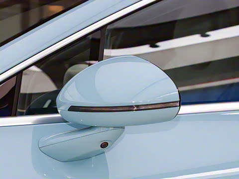 2025�� 705km Max