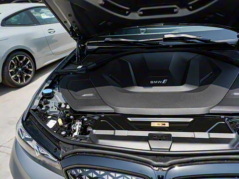 2025�� eDrive 40 L 50����������