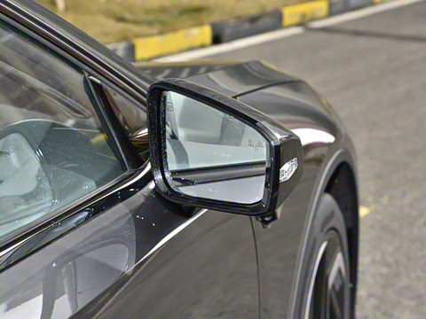 2025�� 530UltraǬ���Ǽ�ADS SE�����