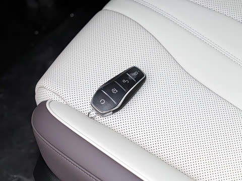 2025�� EV 520km �����