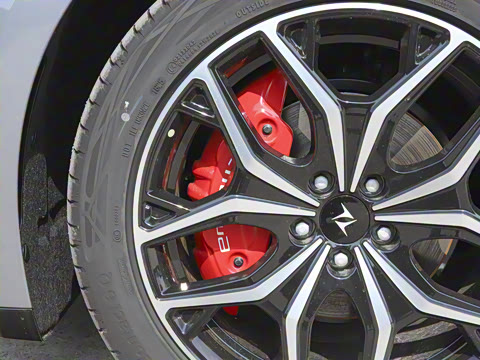 2025�� ���� 650ProѲ����