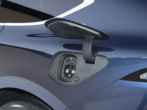 2025�� 102kWh �׷�������