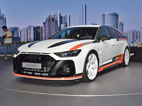 2025�� RS 6 Avant GT