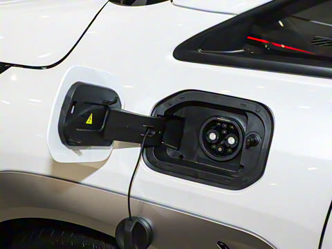 2023�� Plus 610 ������