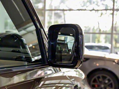 2025�� 110 3.0T P400 X-Dynamic HSE