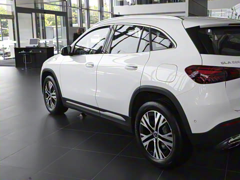 2025�� �Ŀ� GLA 220