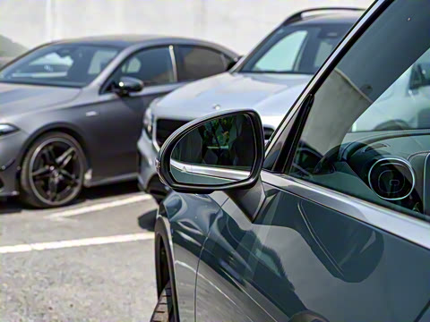 2025�� �Ŀ� GLC 260 L 4MATIC ������