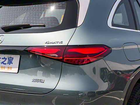 2025�� �Ŀ� GLC 260 L 4MATIC ������