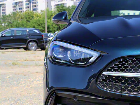 2025�� C 260 L 4MATIC �˶���