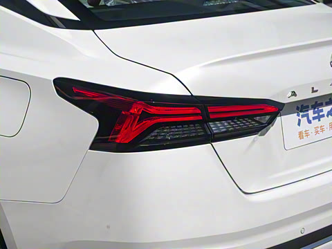 2022�� 2.0L XL-Upr ������