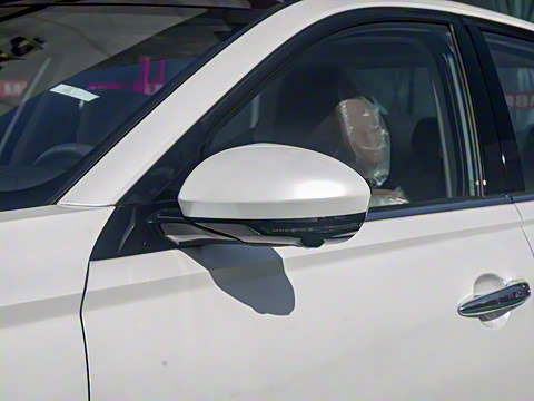 2022�� 2.0L XL-Upr ������