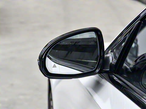 2025�� �Ŀ� E 260 �˶���