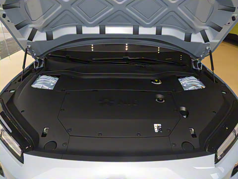 2025�� 75kWh Touring