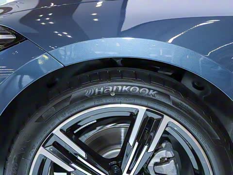 2024�� 425i M�˶���װ