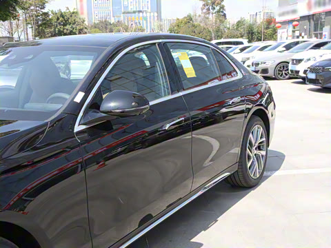 2025�� �Ŀ� E 300 L ʱ���˶���