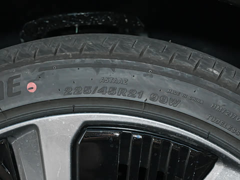 2025�� 550 PRO���а�