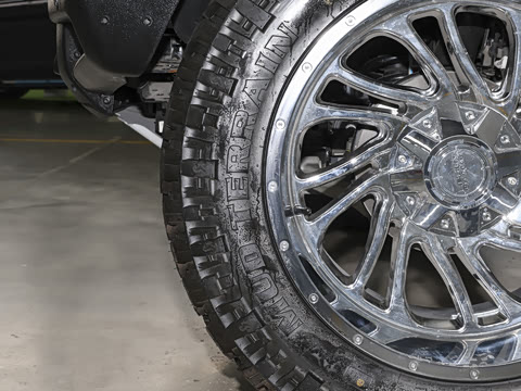 2025�� 2.3T ����SV7 37���ܰ�