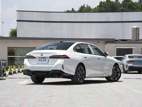 2025�� 525Li M�˶���װ