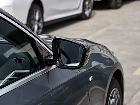 2025�� 325i M�˶���װ