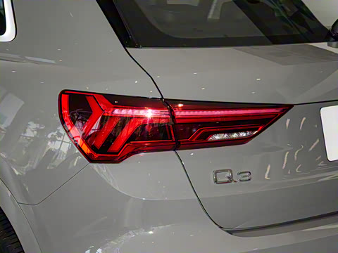 2025�� quattro 45�����ذ� 40TFSI ʱ�ж�����