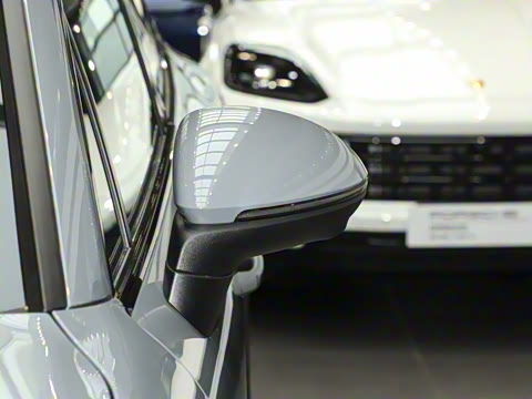 2025�� Cayenne 3.0T ���۰�